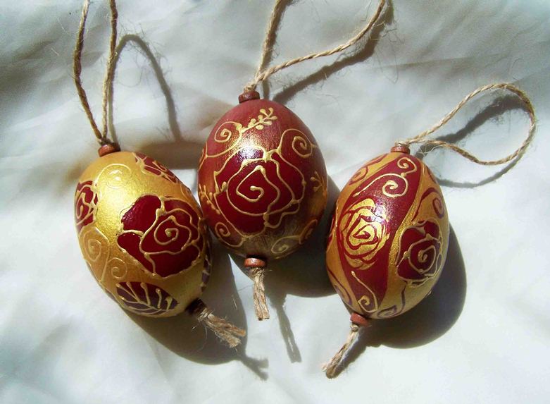 Eggs - hand-painted eggshells with acrylic paints